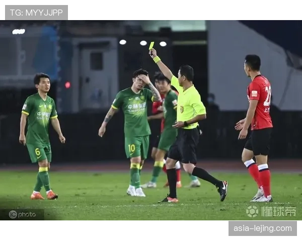 英足总计划在裁判培训中增加对“边路攻防身体接触”判罚尺度的统一课程 英足总计划在裁判培训中增加对“边路攻防身体接触”判罚尺度的统一课程